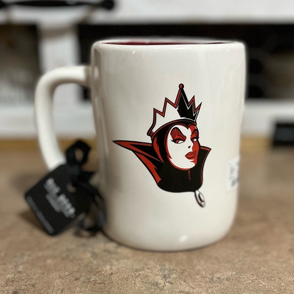 Rae Dunn x Disney Villains Evil Queen Mug - Picture 2 of 3